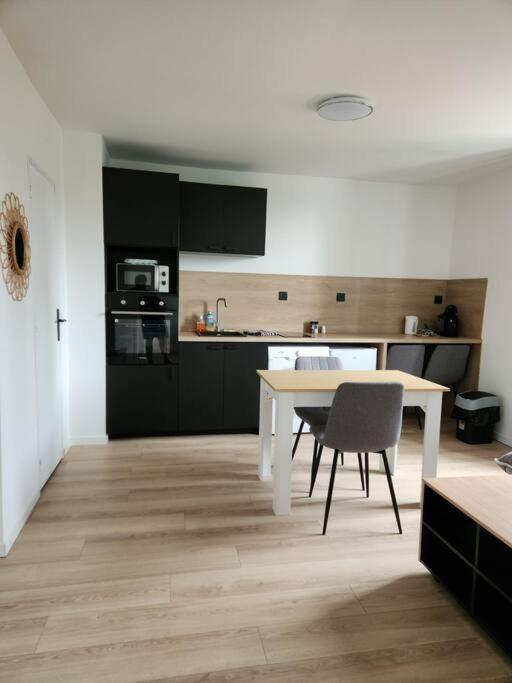 Appartement Le Maillot V à Castres  Extérieur photo